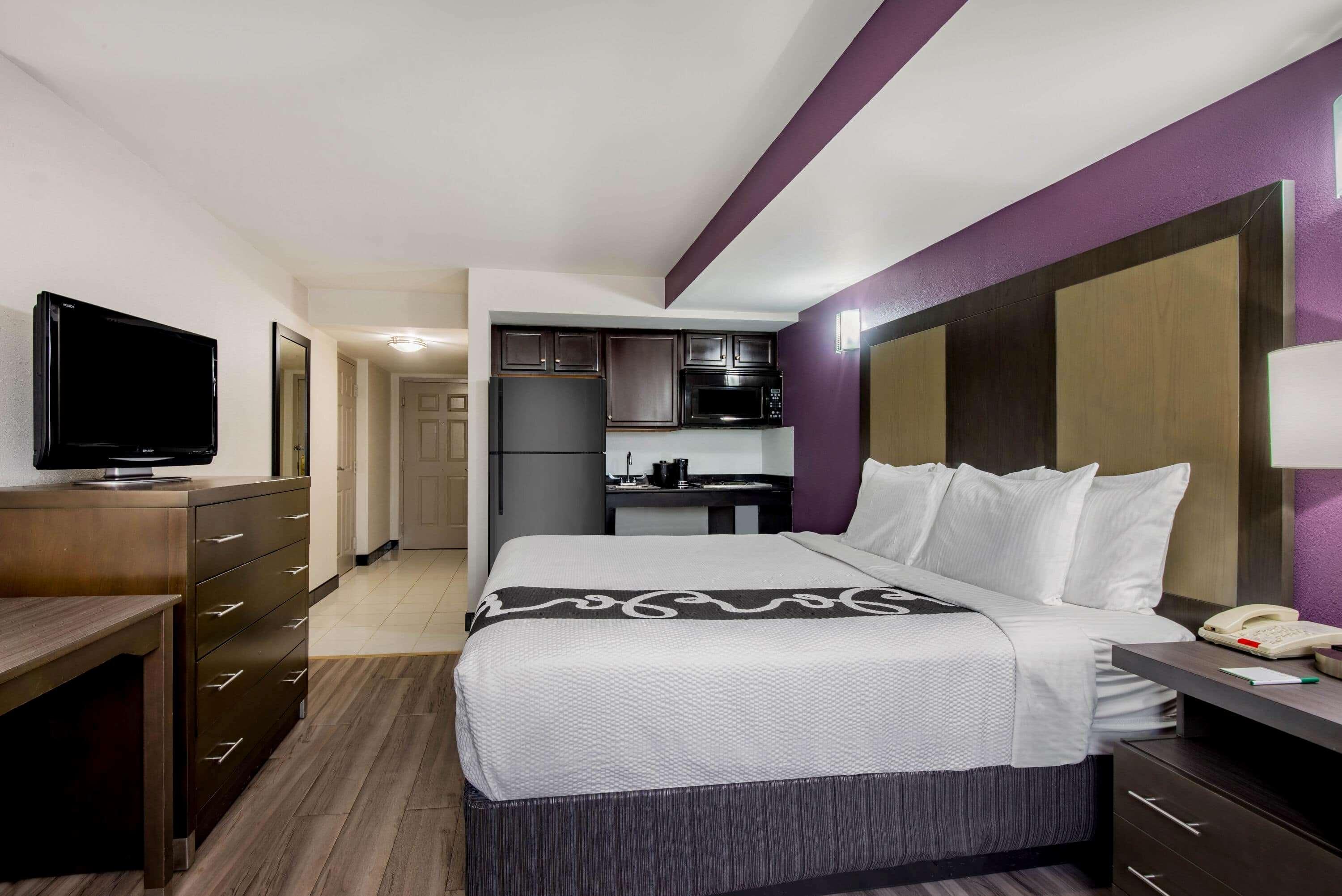 La Quinta Inn By Wyndham West Long Branch Nj Shore Area Экстерьер фото