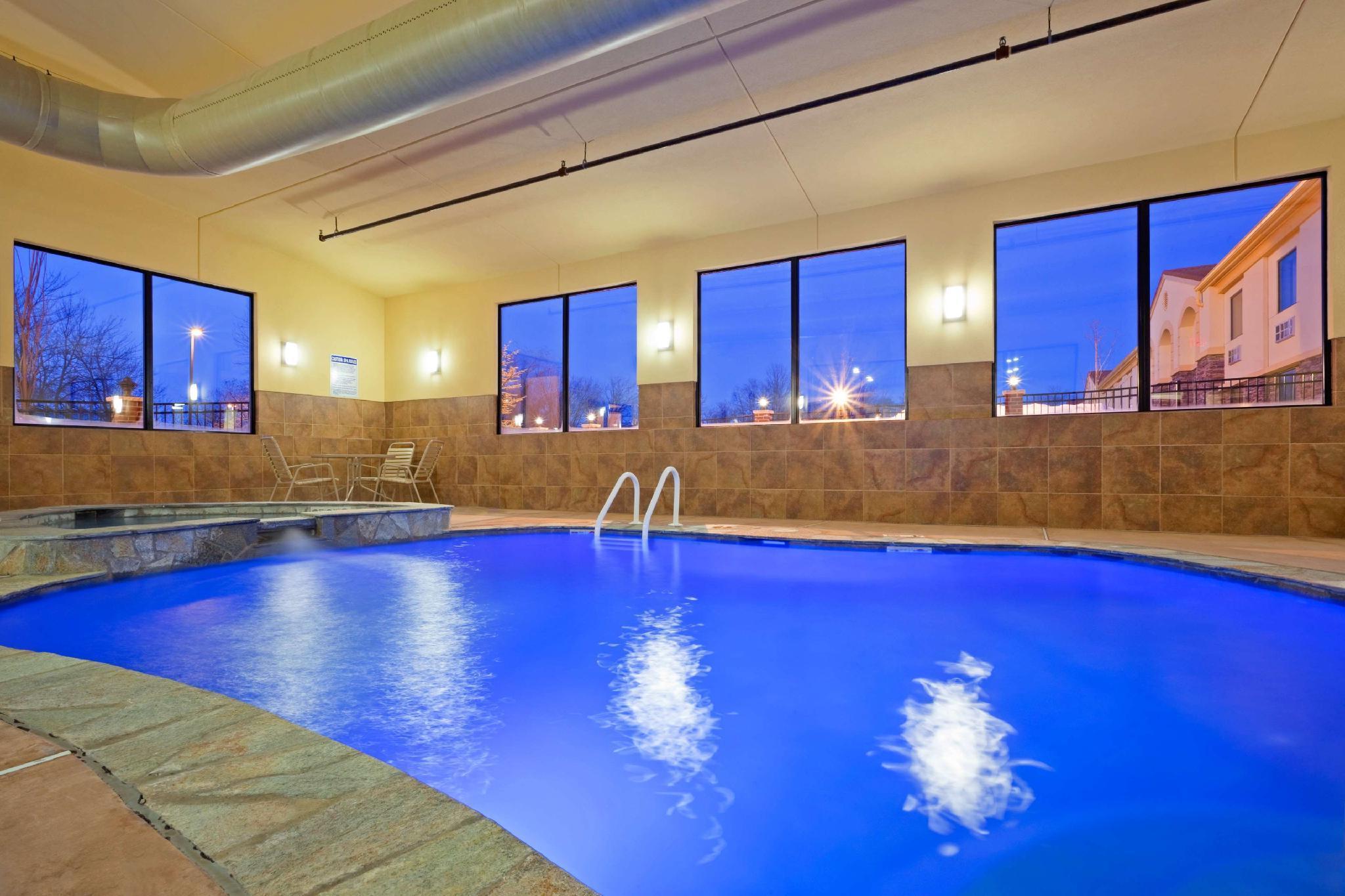La Quinta Inn By Wyndham West Long Branch Nj Shore Area Экстерьер фото