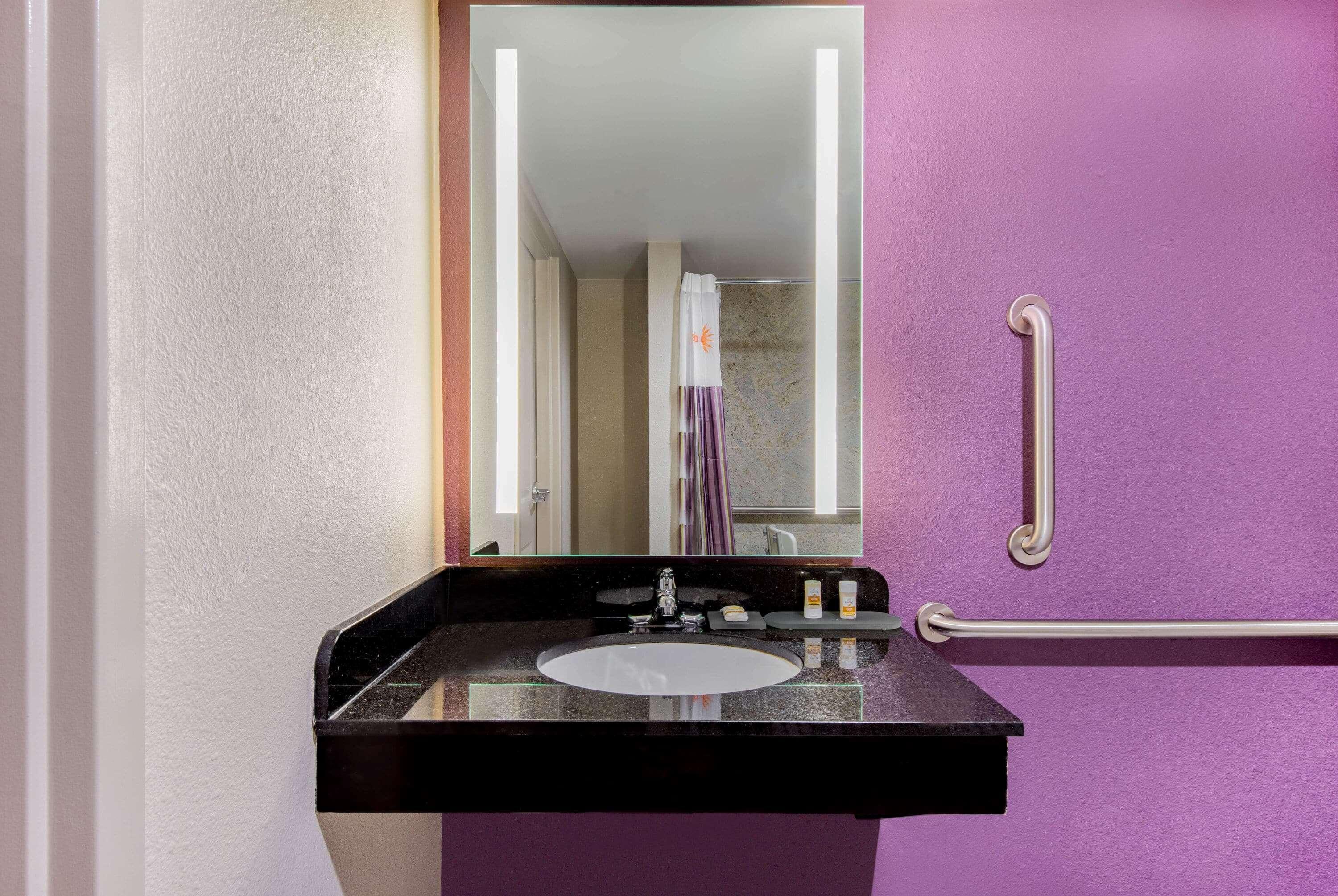 La Quinta Inn By Wyndham West Long Branch Nj Shore Area Экстерьер фото