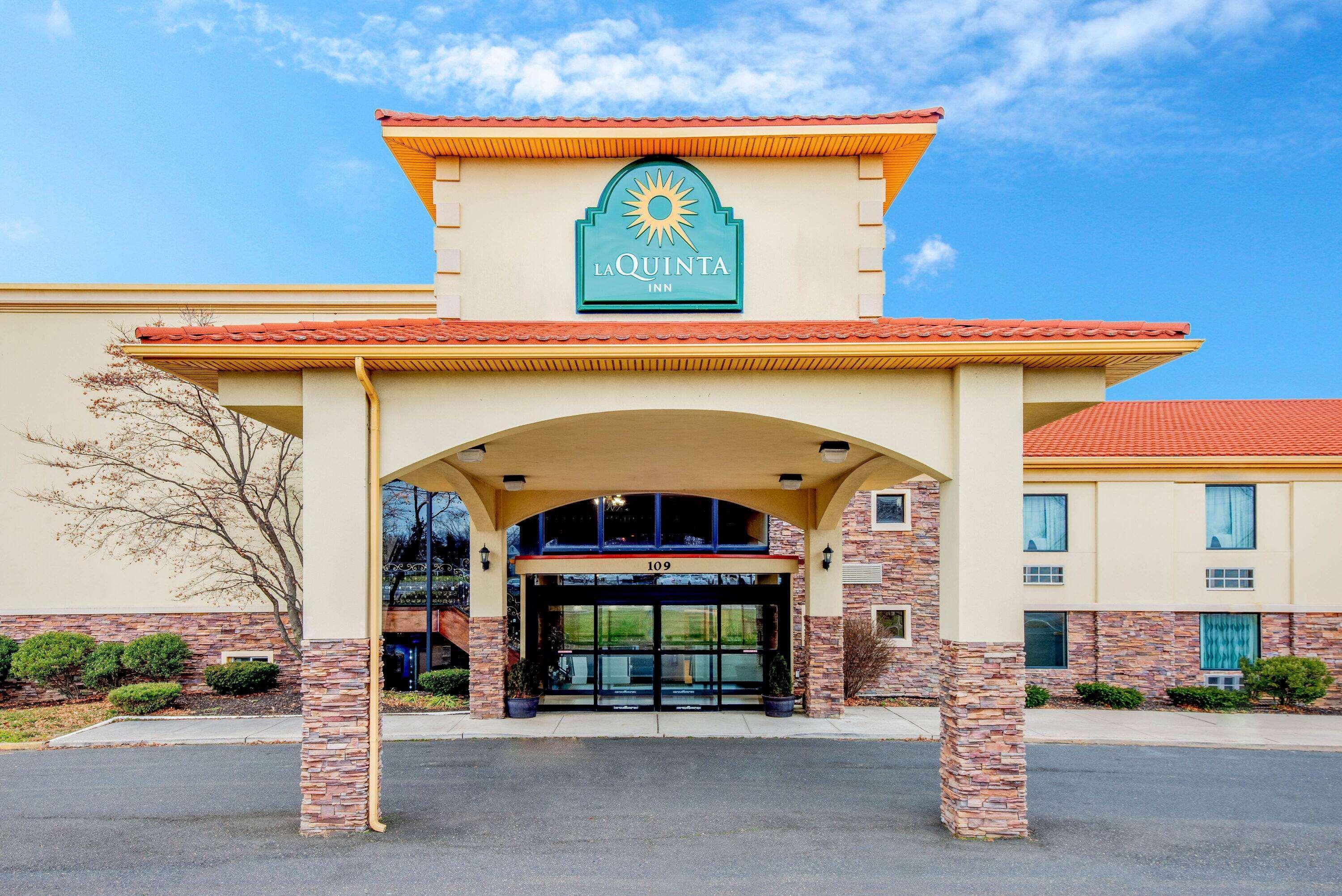 La Quinta Inn By Wyndham West Long Branch Экстерьер фото